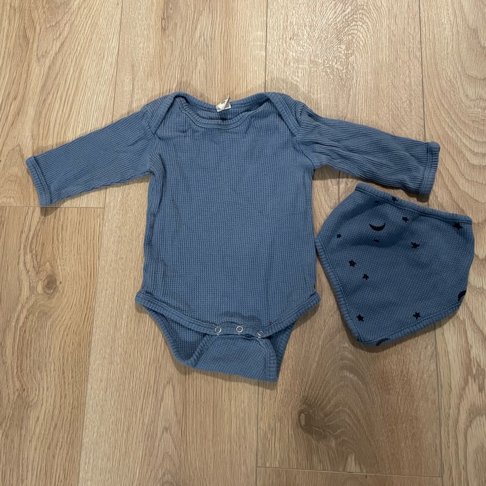 kate quinn Blue Long-Sleeve Ribbed Baby Bodysuit with Bandana Bib